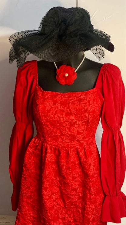 Vestito rosso Vestibilita’ XS fino alla M misure in foto