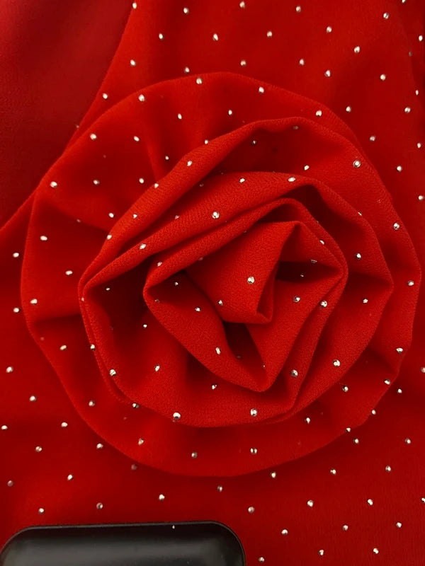 Abito Rosso Curvy Con Strassini & Spilla da una L fino ad una Taglia 60 Misure nelle Foto