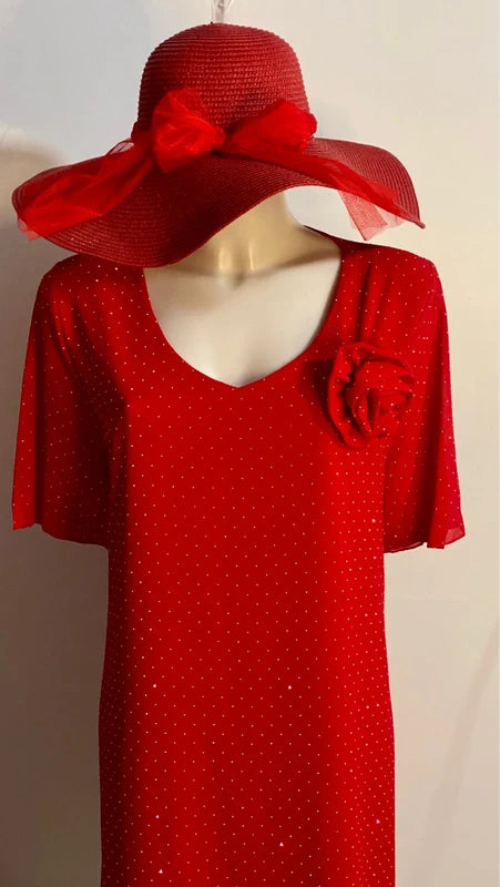 Abito Rosso Curvy Con Strassini & Spilla da una L fino ad una Taglia 60 Misure nelle Foto