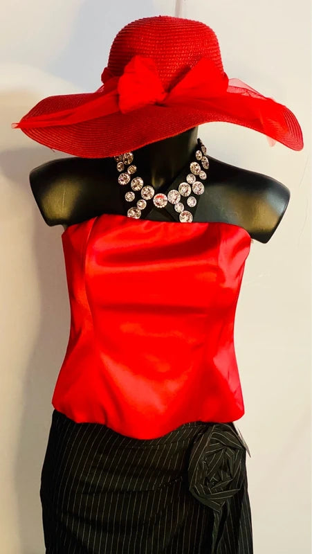 Top Bustier Cristinaeffe & Gonna Misure Nelle Foto