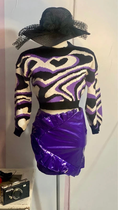 Maglione Purple Heart & Minigonna Misure Nelle Foto