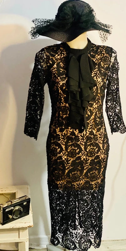 Abito Elegante midi in pizzo nero con Voilant Misure Nelle Foto