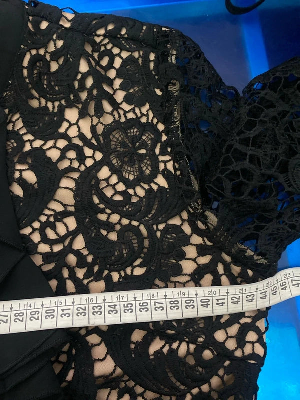 Abito Elegante midi in pizzo nero con Voilant Misure Nelle Foto