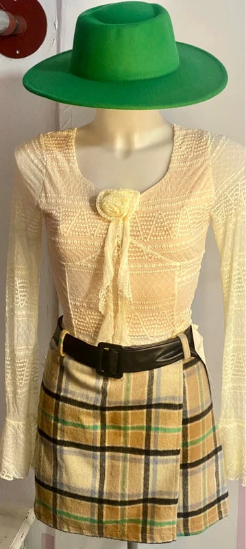 Top Maglia in Pizzo con Voilant Con Spilla & Gonna in Tartan Cappello In Regalo Misure In Foto