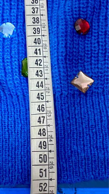 Maglione di lana con pietre decorative & Gonna Longuette Misure in Foto