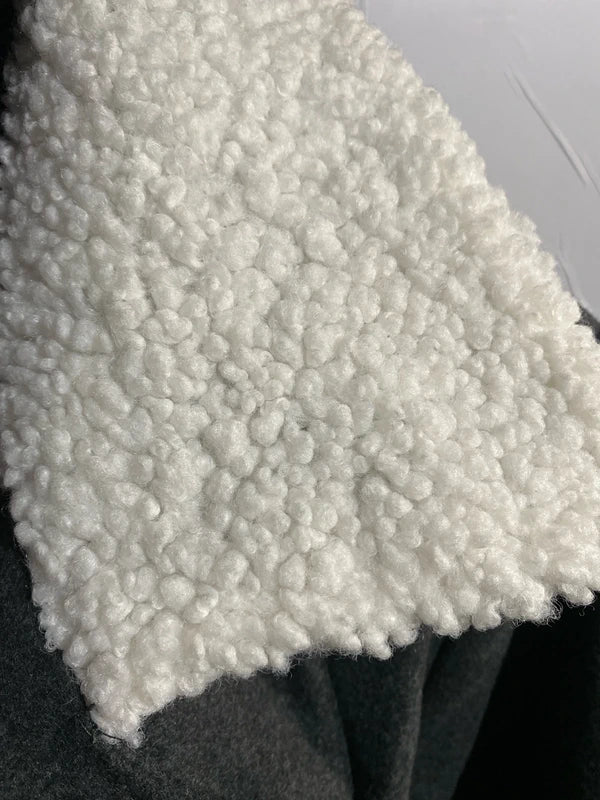 Cappotto a doppiopetto Vestibilita’ Over Misure in Foto