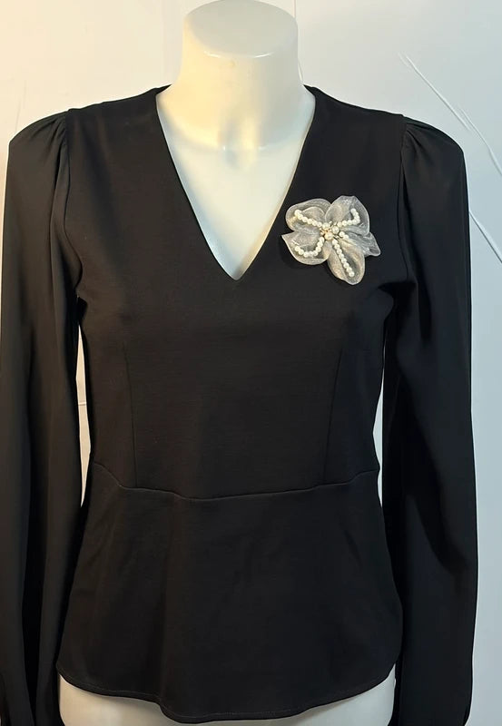 Outfit dalla taglia XS alla XL Gonna a Balze Spilla e Cappello in Pizzo Misure In Foto