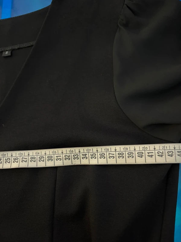 Outfit dalla taglia XS alla XL Gonna a Balze Spilla e Cappello in Pizzo Misure In Foto