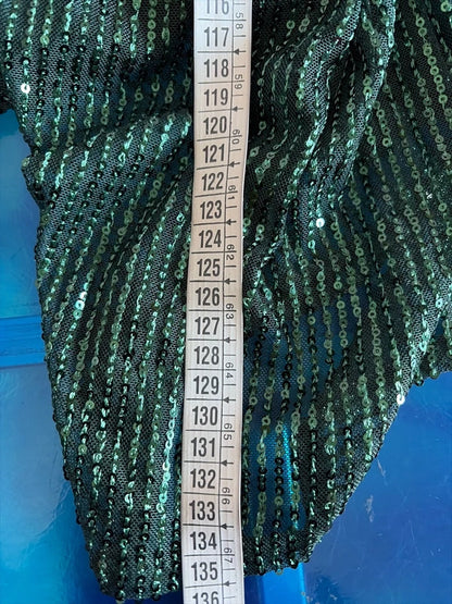 Abito Elegante Da Sera Con Paillettes A Contrasto Con Spilla decorativa & Cappello