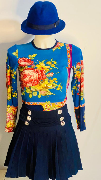 Completo con Gonna a Vita Alta & Top Misure nelle Foto