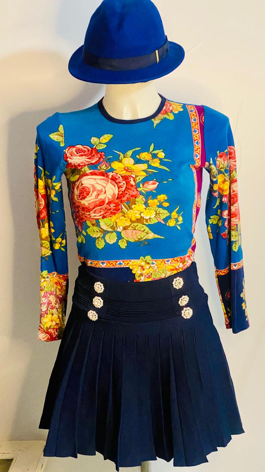 Completo con Gonna a Vita Alta & Top Misure nelle Foto