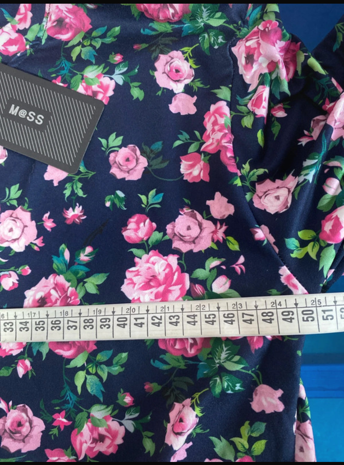 Completo con Crop Top con Manicotti & Gonna Flower