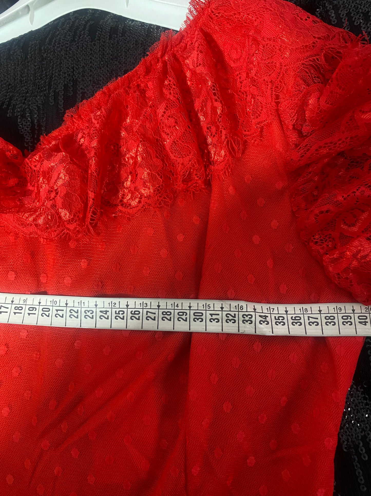 Abito Rosso In Tulle Con Pois Maniche In Pizzo Misure In Foto