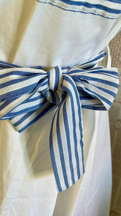 Abito a camicia asimmetrico in cotone con cintura a fusciacca