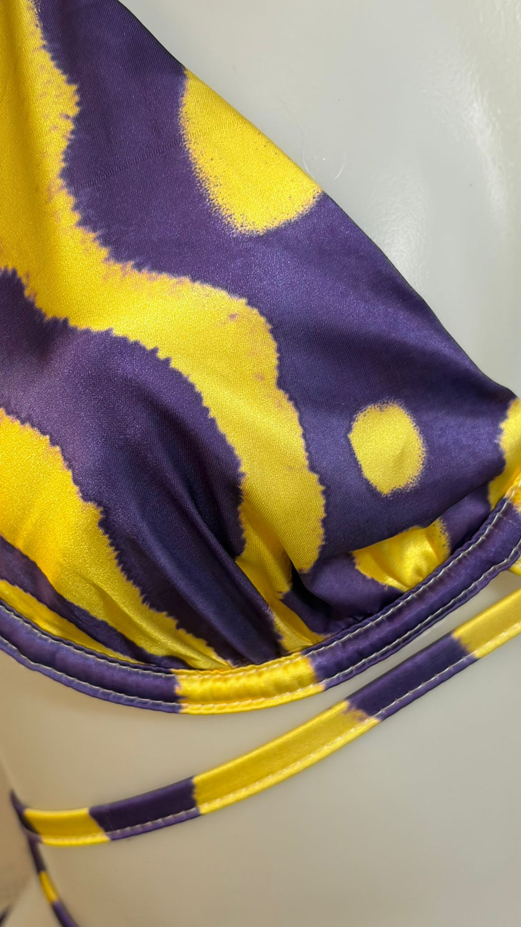 Abito lungo giallo e viola