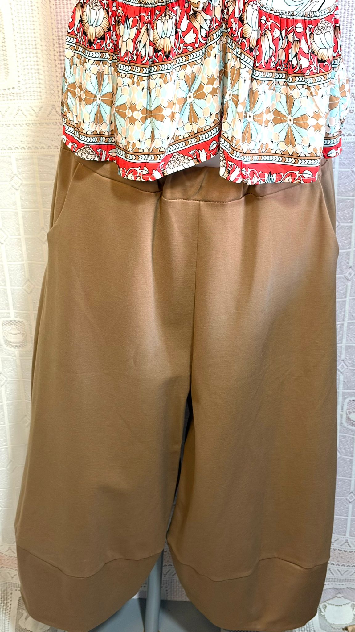 Pantaloni palazzo a gamba larga stile boho chic con tasche anteriori