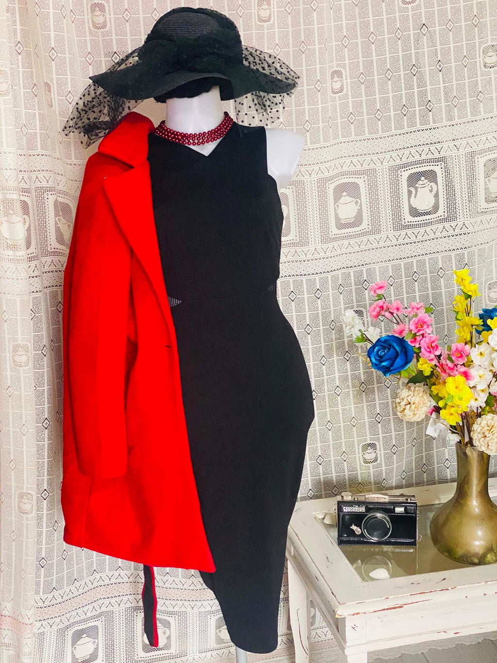Cappotto Rosso Con Cintura e Tubino