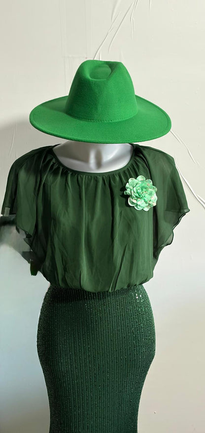 Abito Elegante Da Sera Con Paillettes A Contrasto Con Spilla decorativa & Cappello