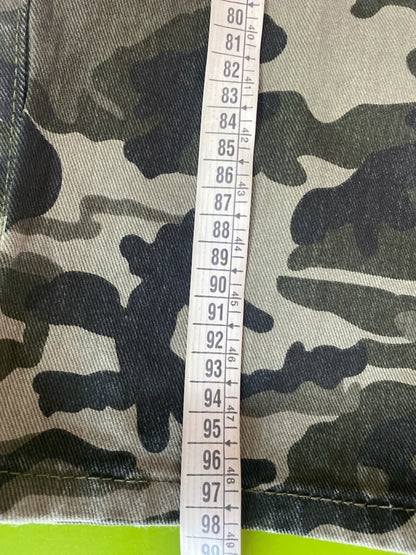 Camouflage cargo suit