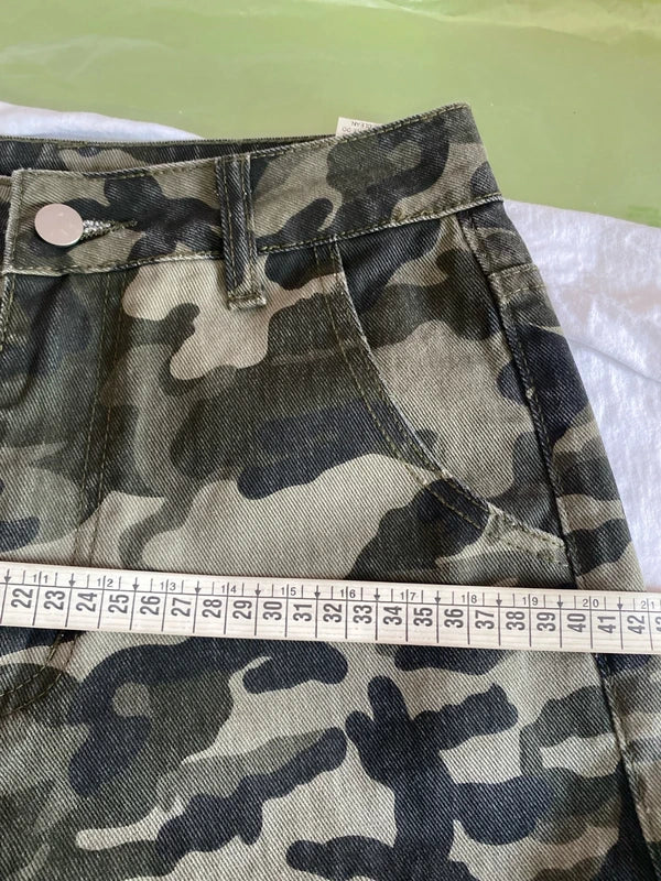 Camouflage cargo suit